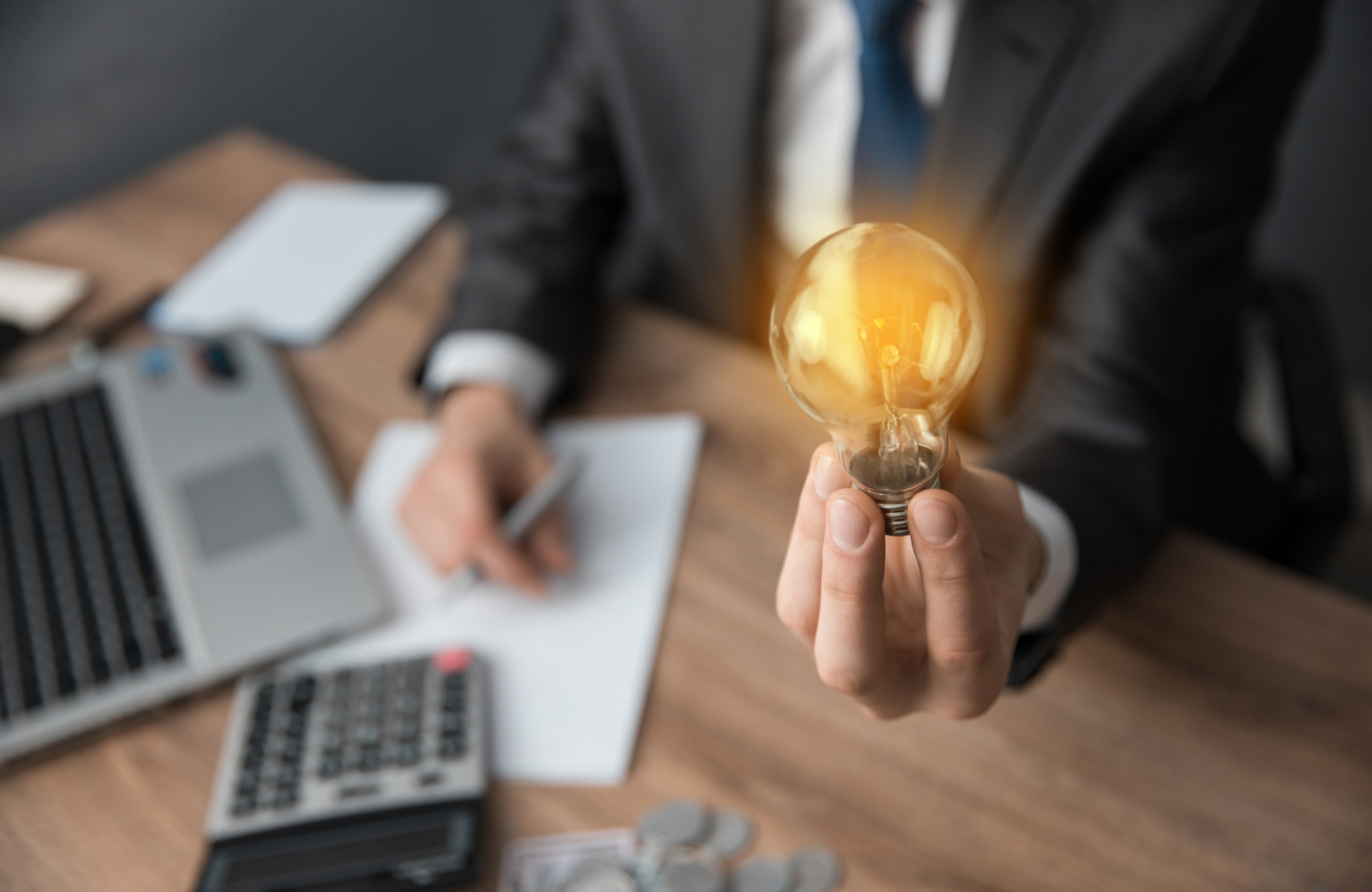 Selecting the Right Business Electricity Supplier: A Guide for SMBs/SMEs in the UK